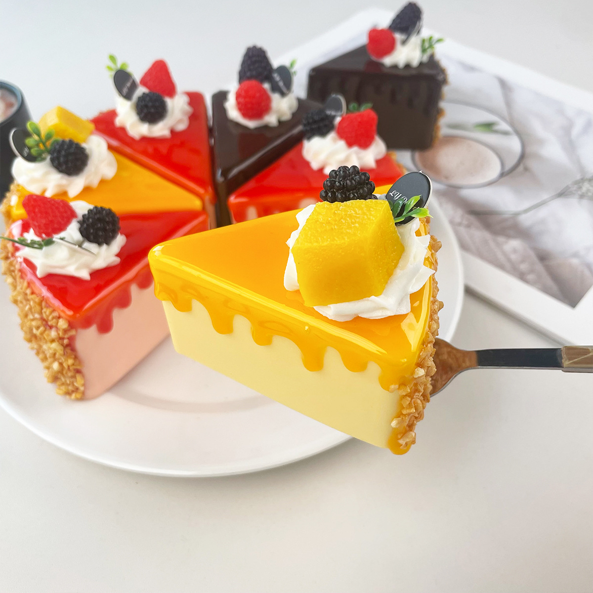 Bolo de Aniversário Falso em F - Photography Triangle avaliação e preço